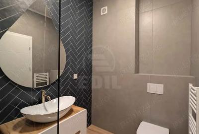 Apartament cu 3 camere semidecomandat în Central - 9