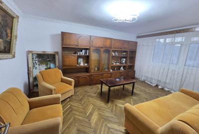 Apartament cu 3 camere decomandat în Central - 2
