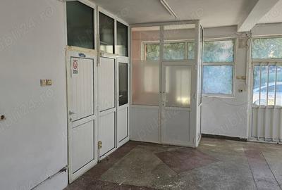Spațiu comercial, de 50 mp, în Central - 7
