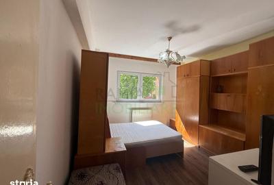 Apartament cu 3 camere decomandat în Tractorul - 7