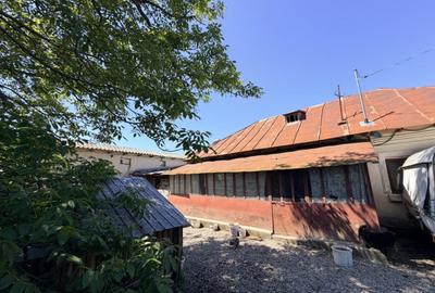 Casă cu 5 camere cu Teren 3000 Mp în Central - 2