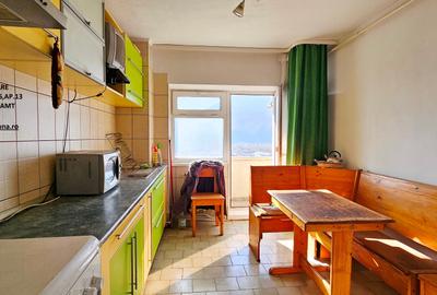Apartament 3 camere, cu boxa si loc de parcare, zona 1 Mai - 8