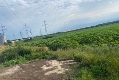 Teren de 5150 mp, în Central
