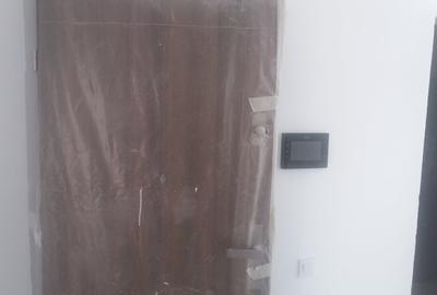Penthouse cu 3 camere decomandat în Tractorul