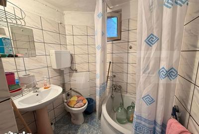 Casă cu 5 camere cu Teren 2310 Mp în Scoarța - 4
