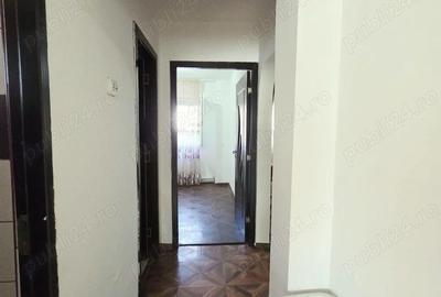 Apartament cu 3 camere semidecomandat în Micro 40 - 10