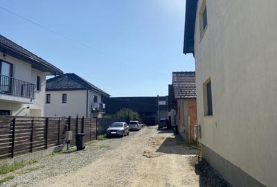 Casă cu 4 camere cu Canalizare în Cristian - 2