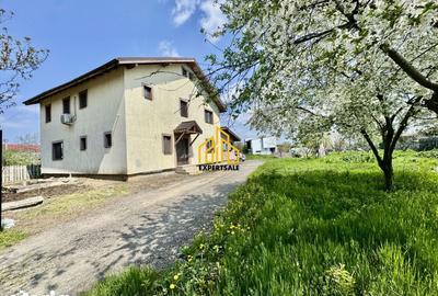 Casă cu 5 camere cu Teren 680 Mp în Clinceni