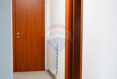 Casă cu 5 camere cu Teren 4242 Mp în Lunca (Vânători-Neamț) - 4