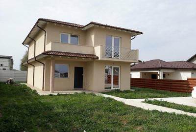 Casă cu 4 camere în Păcurari