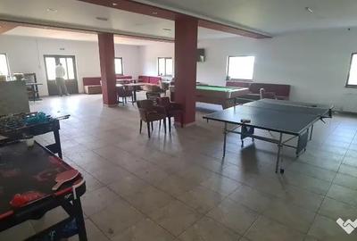 Casă cu 8 camere cu Teren 2370 Mp în Central - 10