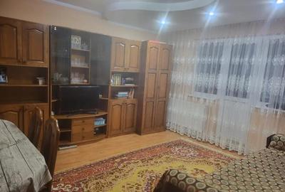 Apartament cu 3 camere decomandat în George Enescu