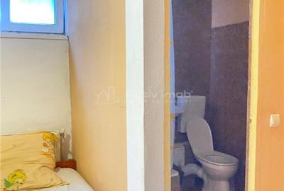 Casă cu 10 camere cu Teren 300 Mp în Vulcan - 3