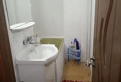 Garsonieră decomandată în Decebal