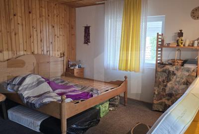 Casa 5 camere , 300 mp; Teren - 2000 mp . Viile Satu Mare - 21