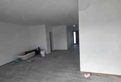 Casă cu 3 camere cu Teren 350 Mp în Central - 2