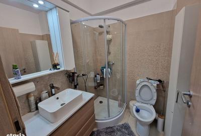Apartament cu 3 camere decomandat în Drumul Taberei