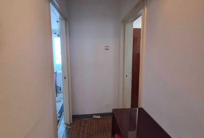 Apartament cu 3 camere semidecomandat în Colentina - 1