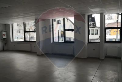 Spațiu comercial, de 105 mp, în Central - 2