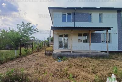 SUPER PRET !! Duplex 4 camere + mansarda asfalt/canalizare langa Primaria Domnes