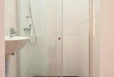 Garsonieră decomandată în Titan