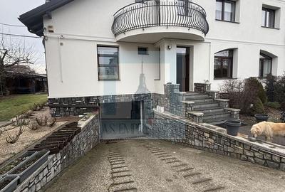 Casă cu 4 camere în Central - 10