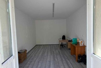 Spațiu comercial, de 20 mp, în Central - 3