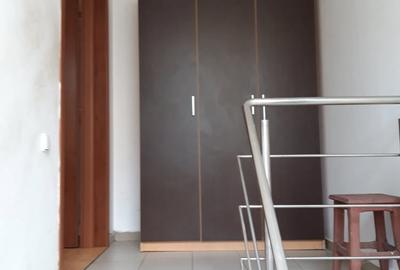 Casă cu 3 camere cu Teren 220 Mp în P-ța Universității - 4