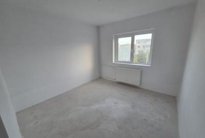 Apartament cu 3 camere decomandat în Malu Roșu - 7