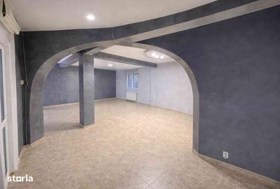 Casă cu 5 camere cu Garaj în Central - 5