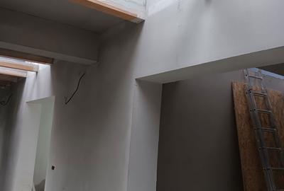 Casă cu 4 camere cu Teren 372 Mp în Central - 2