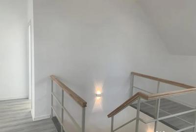 Casă cu 5 camere cu Teren 395 Mp în Malu Mare - 11