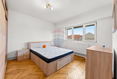 Apartament cu 3 camere decomandat în Alfa - 14