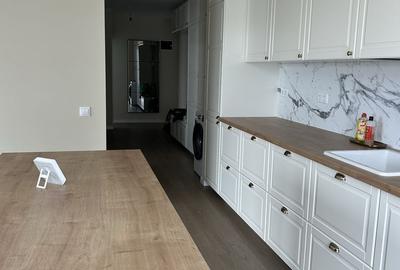Apartament cu 3 camere decomandat în Sud