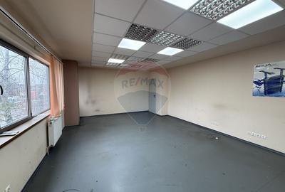 Birou, de 102 mp, în Est - 2