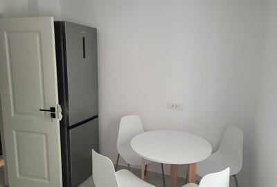 Apartament cu 3 camere decomandat în Rahova