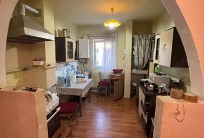 Apartament cu 3 camere decomandat în Central - 3