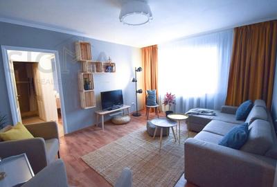 Apartament cu 3 camere semidecomandat, mobilat în Central