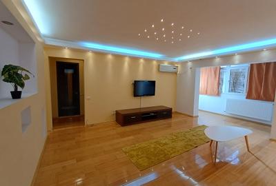 Apartament cu 3 camere semidecomandat, mobilat în P-ța Victoriei - 11