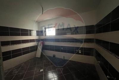 Casă cu 4 camere cu Teren 1154 Mp în Răchitosu - 12