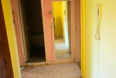 Apartament cu 2 camere decomandat în Republicii