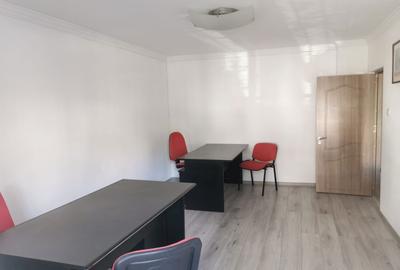 Spațiu comercial, de 90 mp, în Central - 6