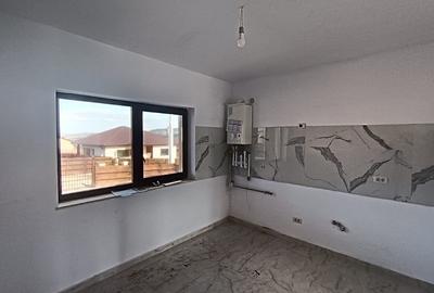 Casă individuală cu 4 camere cu Canalizare în Valea Lupului - 18
