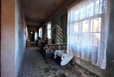 Casa de caramida in Tela si Teren Generos de 4320 mp - 3