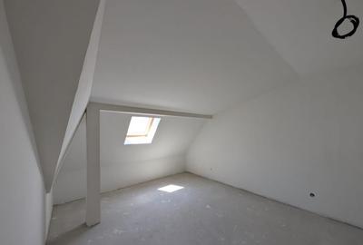 Apartament cu 3 camere semidecomandat în Florești - 2