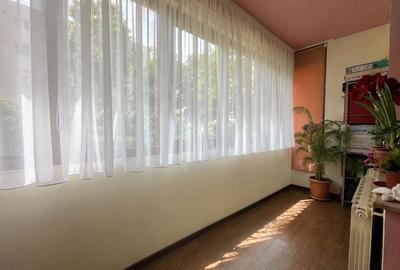 Apartament cu 3 camere semidecomandat, mobilat în Girocului - 15