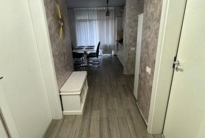 Apartament cu 3 camere semidecomandat în Complex Studențesc