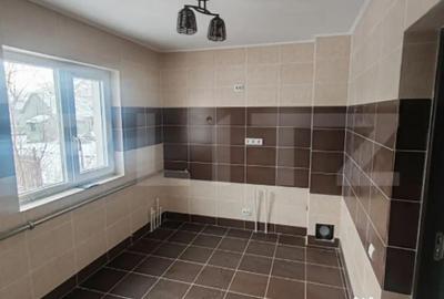 Casă cu 7 camere cu Teren 603 Mp în Central - 8