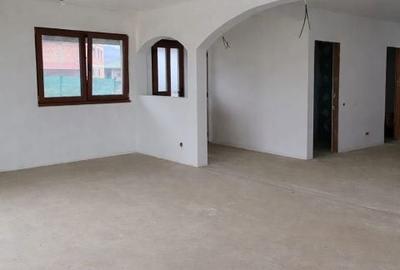Casă cu 3 camere cu Teren 5000 Mp în Tăuții-Măgherăuș - 4