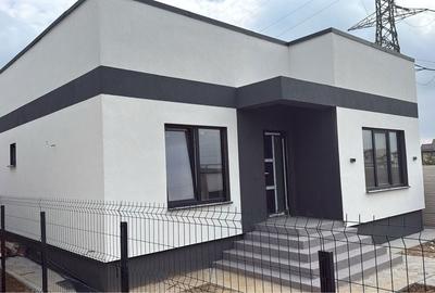 Casă cu 4 camere în Central - 1